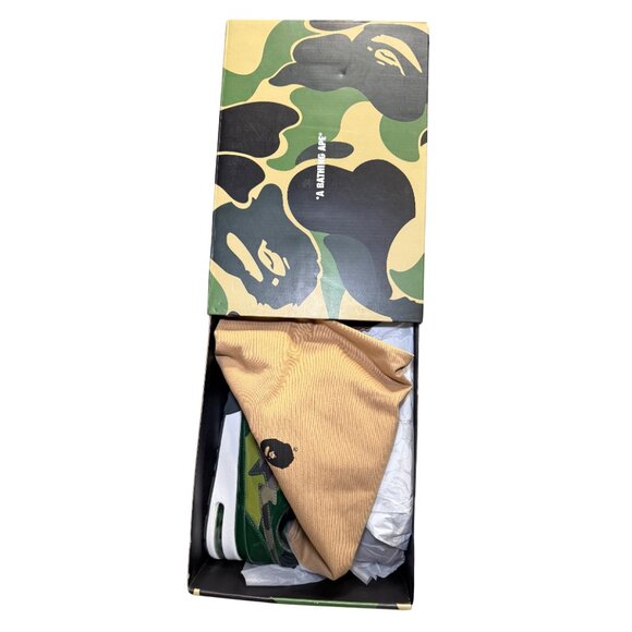 BAPE NEW - A Bathing Ape Road STA Patent Sneaker Green NWT Sz 7M/9W - Picture 12 of 12